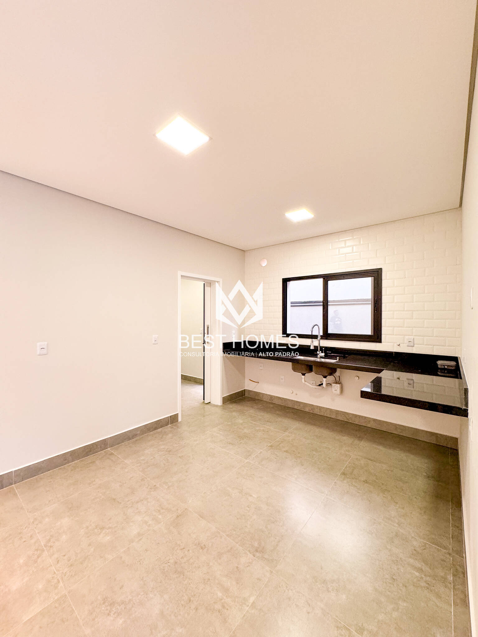 Casa à venda com 3 quartos, 250m² - Foto 12