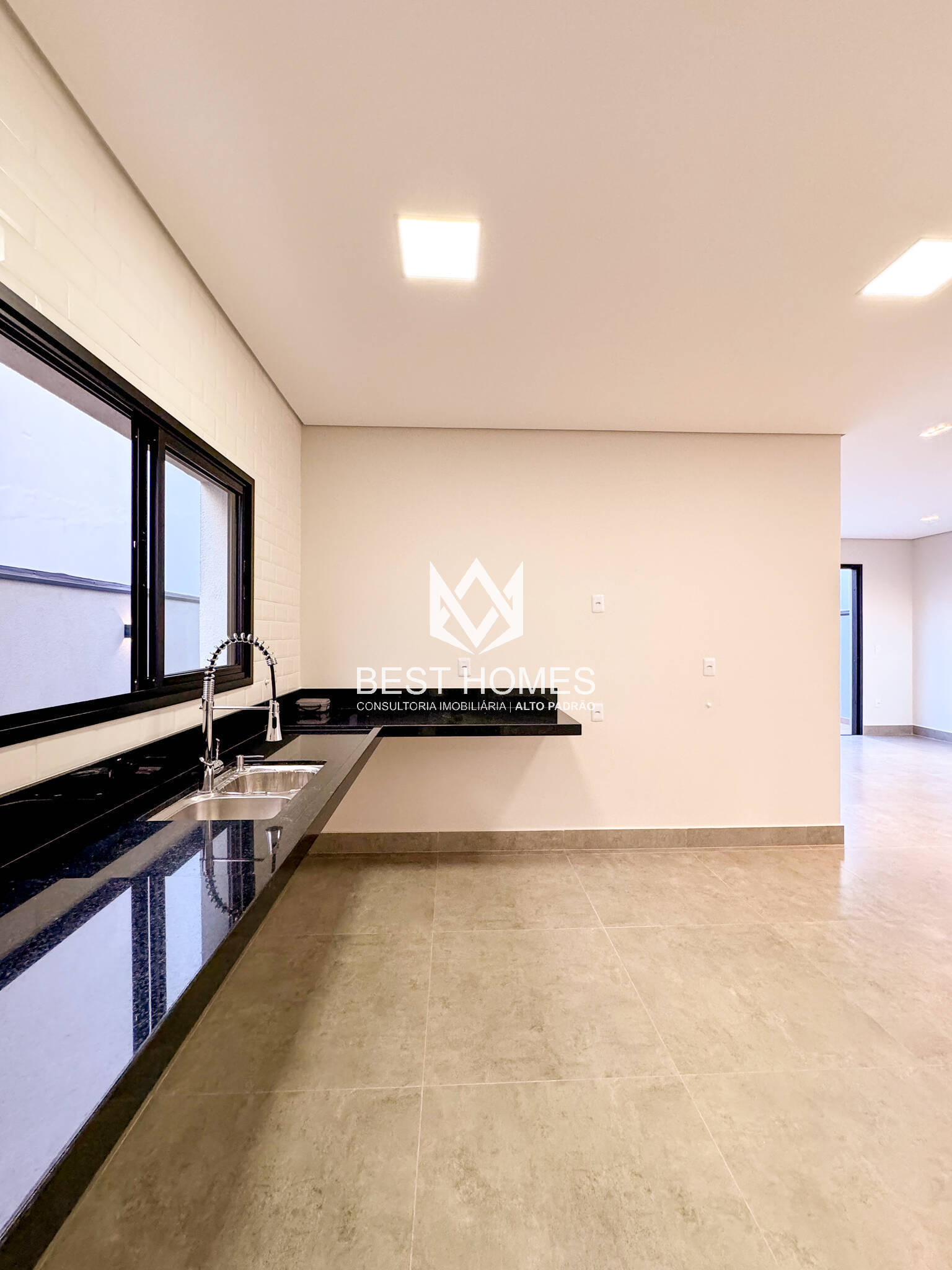Casa à venda com 3 quartos, 250m² - Foto 13