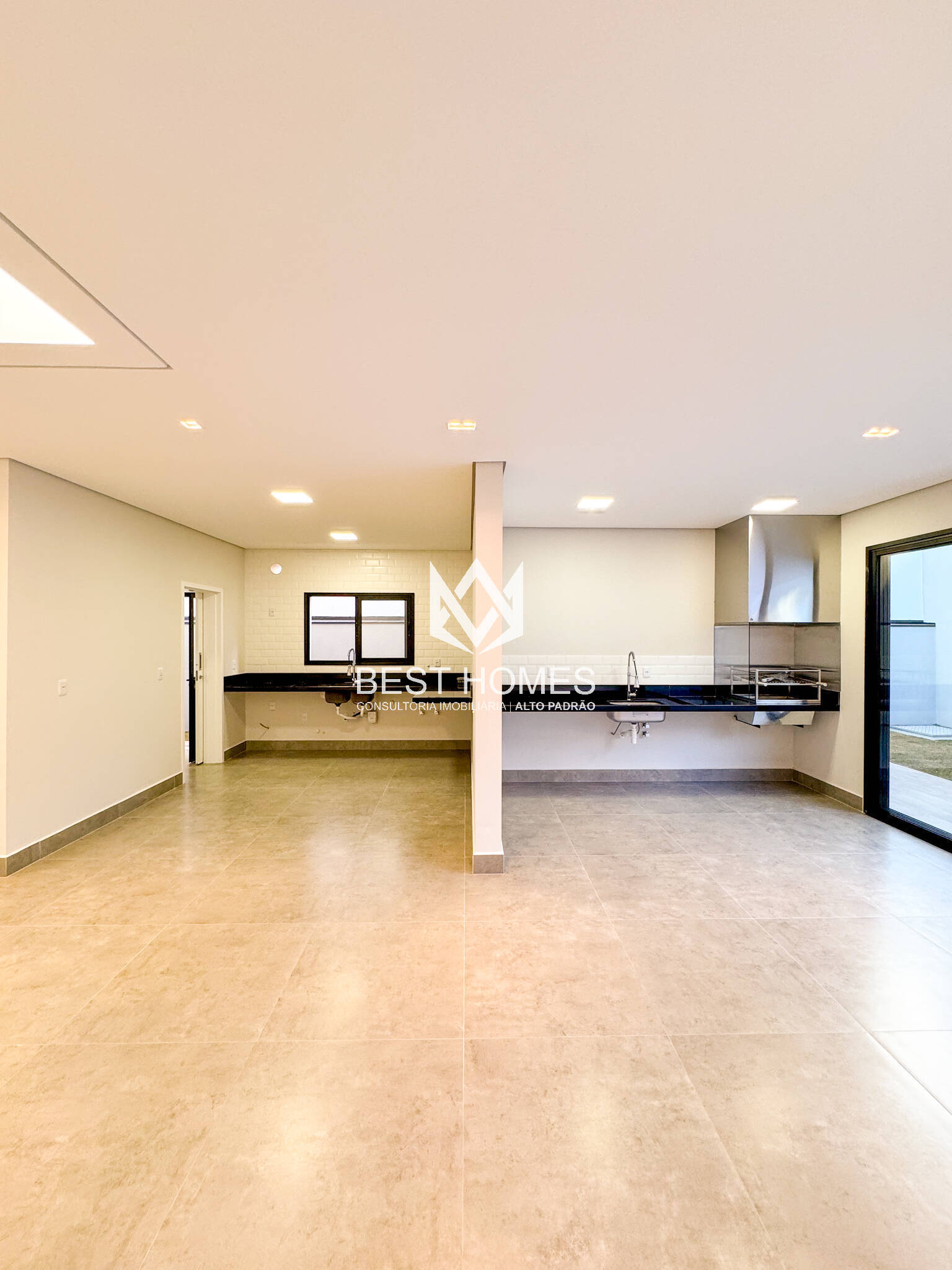 Casa à venda com 3 quartos, 250m² - Foto 14