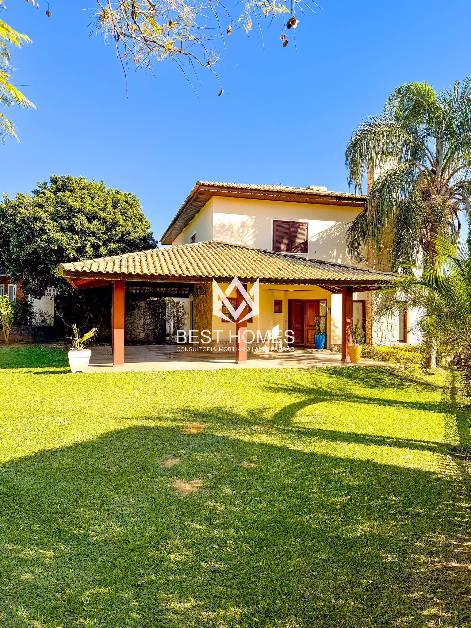 Casa à venda com 4 quartos, 2000m² - Foto 1